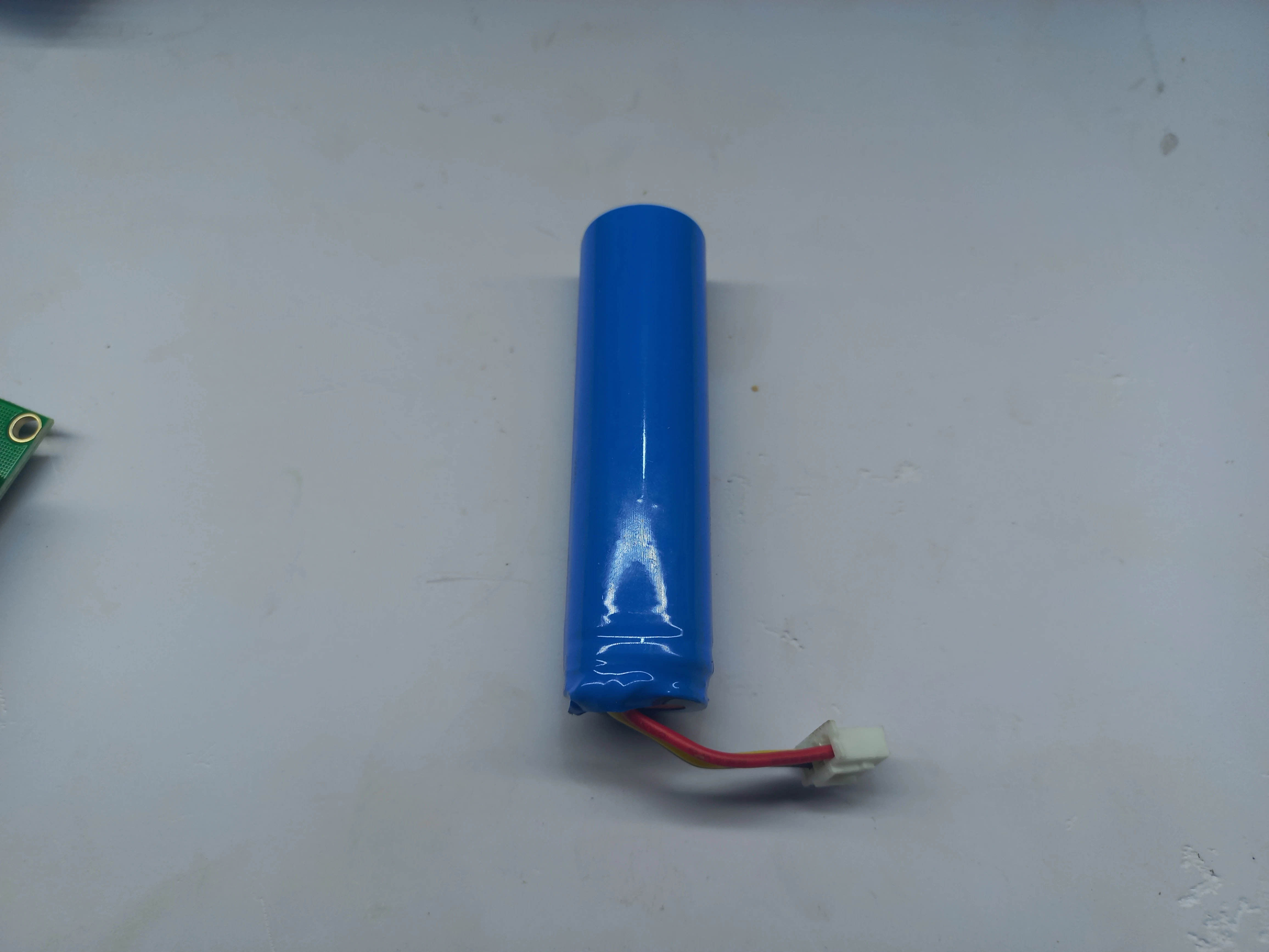 HWE 18650 E6 3200 mAh 3.7 V battery with JST connector: wearable unit power source